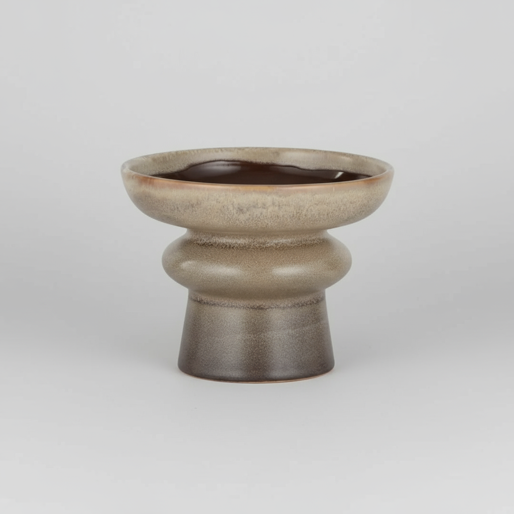 Ceramic bowl with a textured surface 